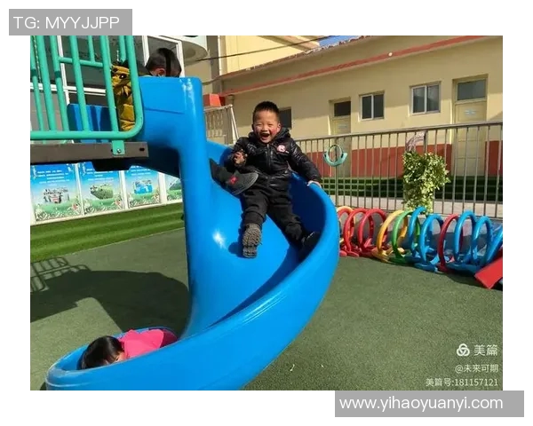 小朋友们的足球赛直播精彩瞬间分享与成长故事记录